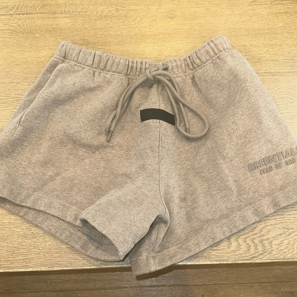 Essential men shorts